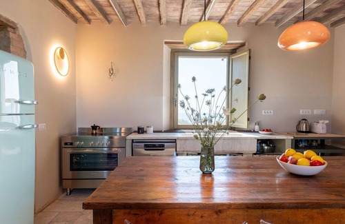 Roccastrada House | Stunning private villa for 10 guests with private pool, WIFI, terrace and pets allowed