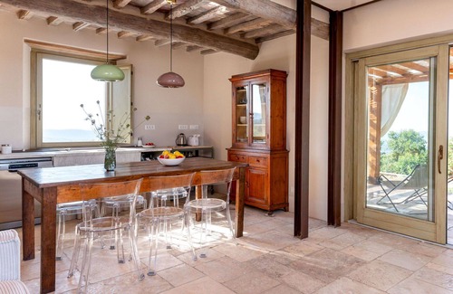 Roccastrada House | Stunning private villa for 10 guests with private pool, WIFI, terrace and pets allowed