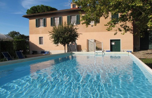 San Miniato House | Private Villa for 33 Guests with Pool and Pet-Friendly Perks