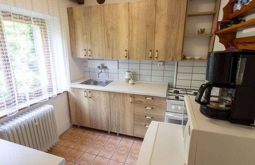 Dobren House | Ideal Private Villa for 6 with Pets, Patio & Top Reviews