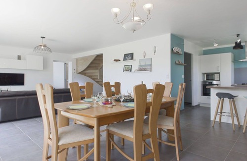 Plouharnel House | Private Oceanfront Villa for 6 with WIFI and Spa Access