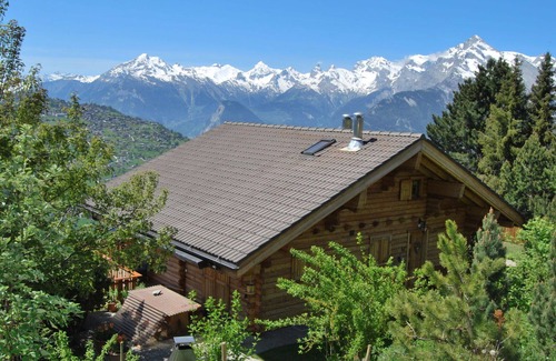 Veysonnaz House | Ideal Private Villa for 8 with Spa, WIFI and Terrace