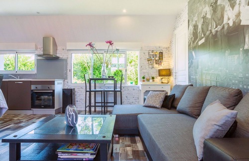 Champeaux House | Cozy Private Villa with Ocean View and Terrace for 4 Guests