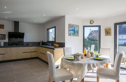 Beg-Meil House | Cozy Villa with Ocean View, A/C & Pet-Friendly Amenities