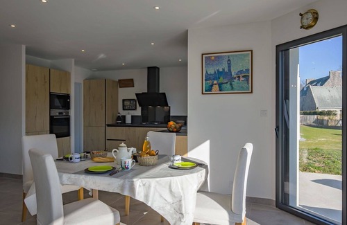 Beg-Meil House | Cozy Villa with Ocean View, A/C & Pet-Friendly Amenities