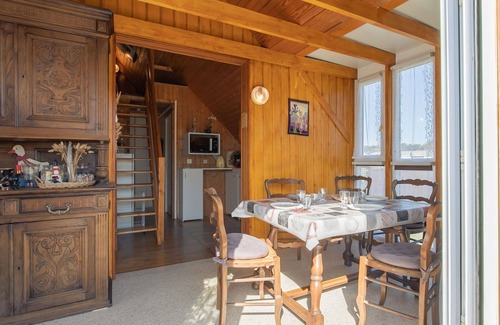 Cleder House | Elegant Oceanfront Villa with Terrace and Parking for 4