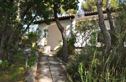 Sperlonga Villa | Cozy Private Villa for 6 with Oceanfront Views and WiFi