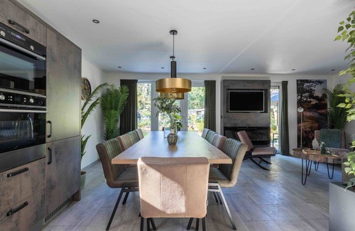 Bosgebied Hoenderloo House | Stunning private villa for 10 guests with WIFI, pool, TV and terrace