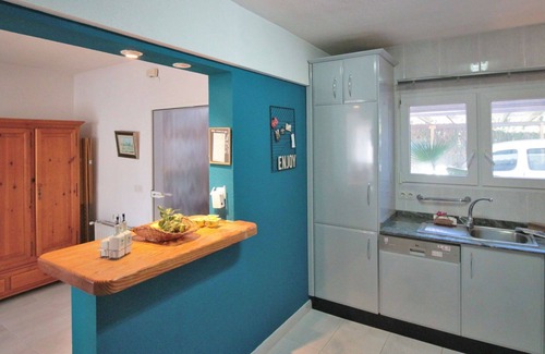 Bell Horizo House | Private Villa for 10 with Pool, WIFI, and Ocean View