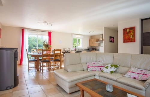 Portbail House | Stunning private villa for 4 people with WIFI, TV, terrace and pets allowed
