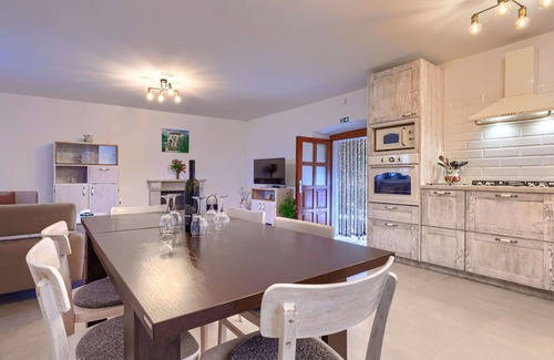 Jadreski House | Stunning private villa for 6 people with WIFI, private pool, A/C, TV, terrace and pets allowed