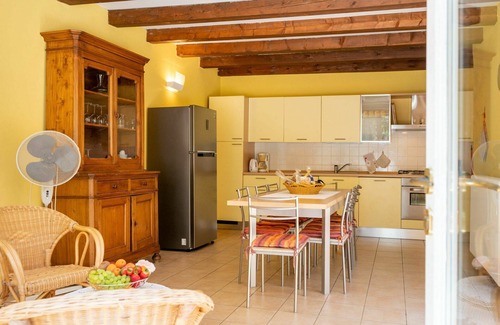 La Morra Villa | Private Villa for 8 with Pool & Wifi - Guest Rated 9/10