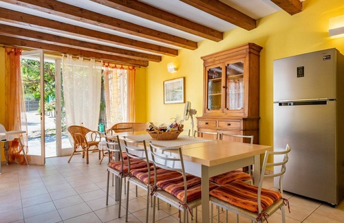 La Morra Villa | Private Villa for 8 with Pool & Wifi - Guest Rated 9/10