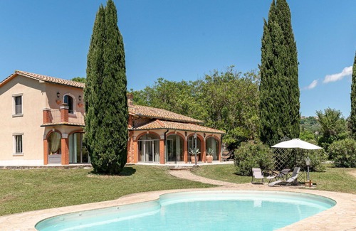 Manciano Villa | Private Villa for 9 with Pool, Patio & Pet-Friendly Perks