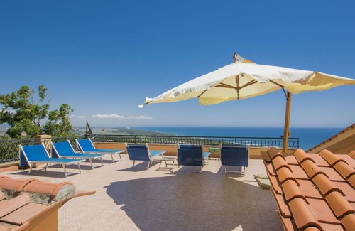 Ansedonia Villa | Inviting Private Villa for 11 Guests with Oceanfront Views