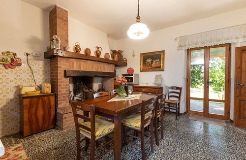 Scansano House | Relaxing Villa with Hot Tub, Panoramic Views & Pet Friendly