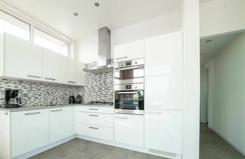 Nunspeet House | Inviting Villa for 6 with Pool, Terrace & Free WiFi
