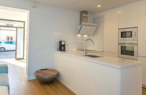 S'Illot-Cala Morlanda House | Cozy Oceanfront Villa for 4 with A/C and Relaxing Terrace