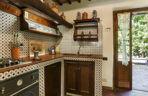 Santa Maria del Giudice Villa | Inviting Private Villa for 8 with WIFI and Pet-Friendly Options