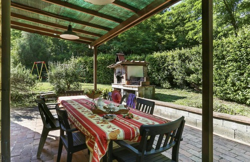 Santa Maria del Giudice Villa | Inviting Private Villa for 8 with WIFI and Pet-Friendly Options