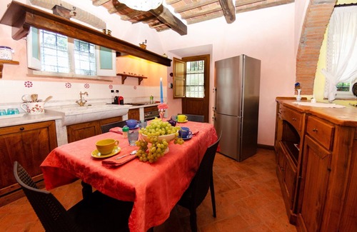 Uzzano Villa | Guest Rated 10/10: Private Villa with Pool & A/C for 10