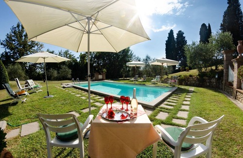 Uzzano Villa | Guest Rated 10/10: Private Villa with Pool & A/C for 10