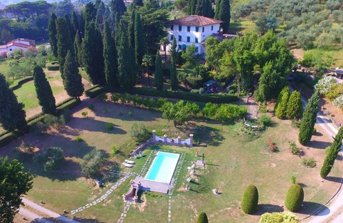 Uzzano Villa | Guest Rated 10/10: Private Villa with Pool & A/C for 10