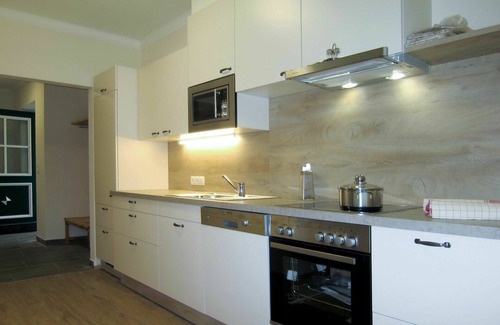 Weissenbach House | Cozy Villa for 8 with Free WIFI, Pets Welcome & Stunning Views
