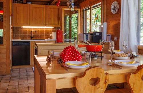 Zinal House | Private Villa for 6 with Hot Tub, WIFI & Panoramic Views