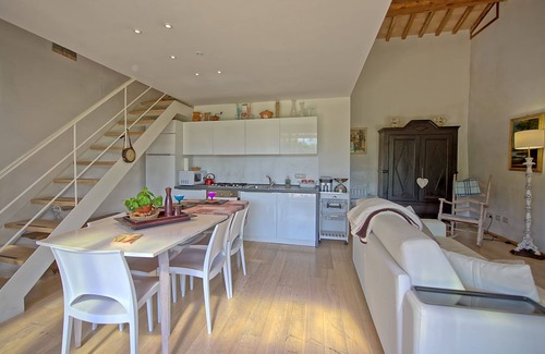 Siena Villa | Cozy Private Villa for 2 with Panoramic Views & Amenities