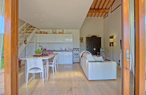 Siena Villa | Cozy Private Villa for 2 with Panoramic Views & Amenities