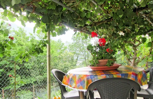 Cercino House | Stunning private villa for 6 people with A/C, TV, patio, pets allowed and parking