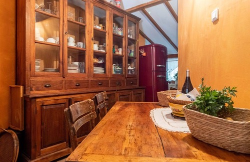 Apt House | Inviting Villa with Private Pool and Relaxing Terrace