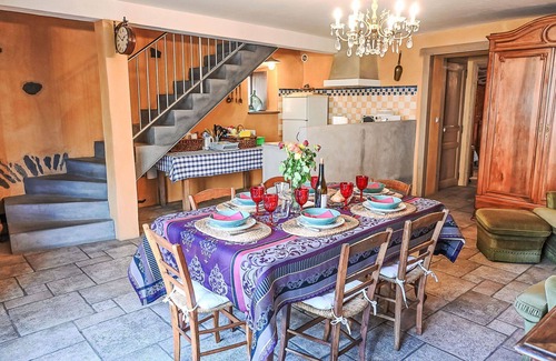 Blassac House | Cozy Private Villa for 6 with Terrace and Pet-Friendly Options