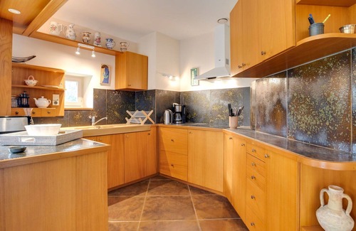 Plouharnel House | Inviting Private Villa with Ocean View, WiFi & Terrace