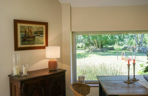 Plouharnel House | Inviting Private Villa with Ocean View, WiFi & Terrace
