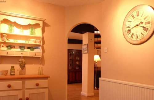 Dolgellau House | Stunning private villa for 6 people with WIFI and TV