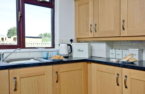 Helford Passage House | Private Villa for 8 Guests with Hot Tub & WiFi Access
