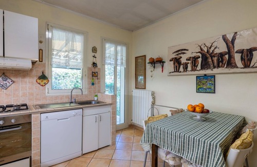 Artallo Villa | Stunning private villa for 4 guests with WIFI, A/C, TV, patio, panoramic view and parking