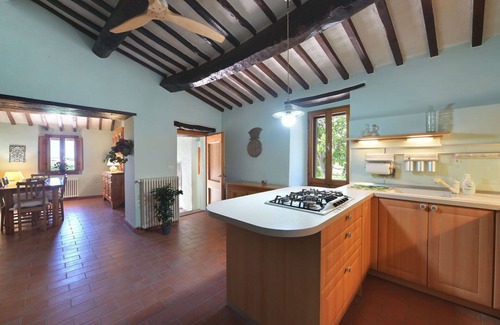 Paciano Villa | Private Villa with Pool, Hot Tub & Pet-Friendly Amenities