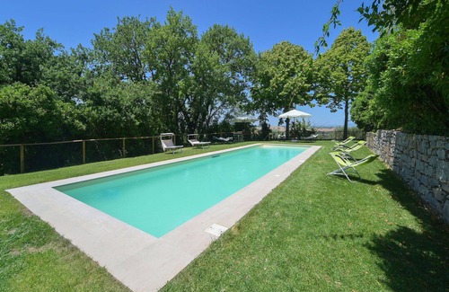 Paciano Villa | Private Villa with Pool, Hot Tub & Pet-Friendly Amenities