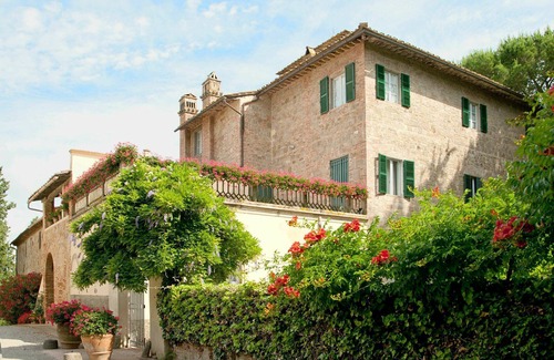Palaia Villa | Stunning private villa for 22 guests with A/C, private pool, WIFI and terrace