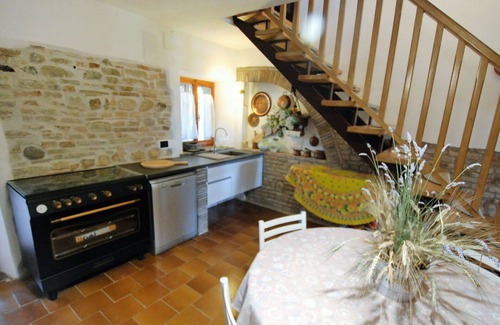 Ginestreto House | Inviting Private Villa for 8 with Ocean Views & Pets Welcome