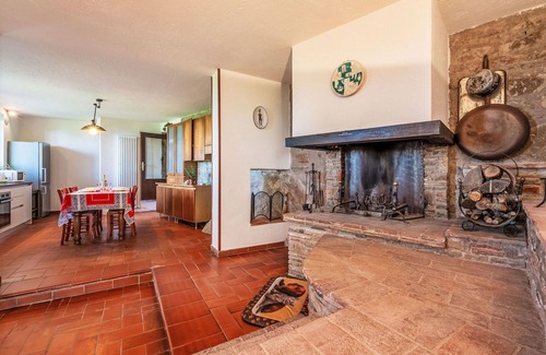 Piegaro Villa | Stunning private villa with private pool, WIFI, A/C, TV, terrace, pets allowed and parking