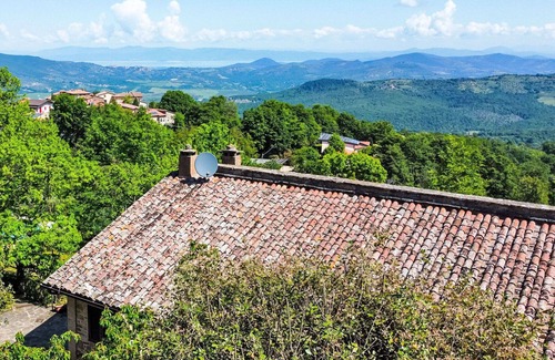 Piegaro Villa | Stunning private villa with private pool, WIFI, A/C, TV, terrace, pets allowed and parking