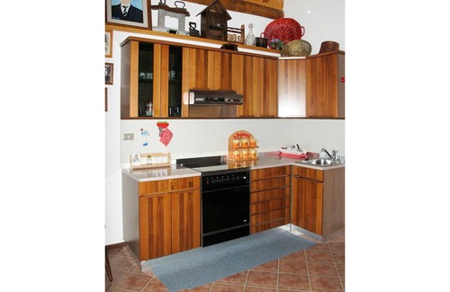 Cremia House | Cozy Private Villa for 4 with Lake View and Pet Friendly