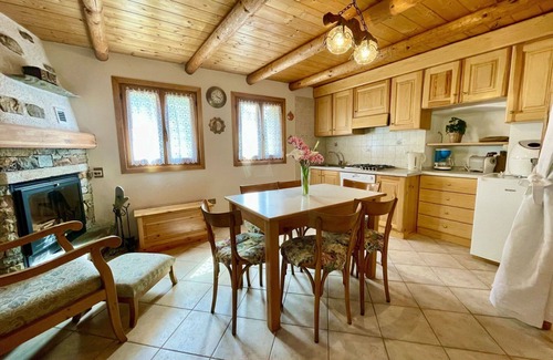 Verceia House | Private Villa for 3 with WIFI, Pets Welcome & Lake View
