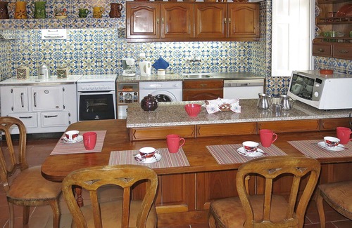Gondufe Villa | Inviting Private Villa for 10 with Pool and WIFI Access