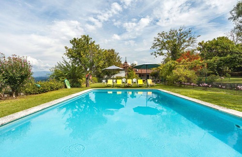 Gondufe Villa | Inviting Private Villa for 10 with Pool and WIFI Access