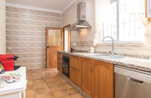 Rute House | Cozy Villa with Private Pool, Lake View & Pet-Friendly Perks